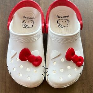 Hello Kitty Crocs W6/M4